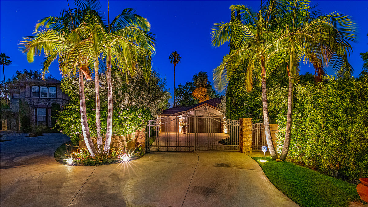 Designing a Stunning Outdoor Entryway with LED Lighting